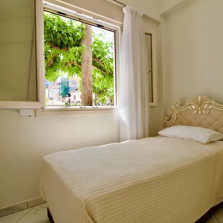 Luxurious Retreat شقة أرغوستولي