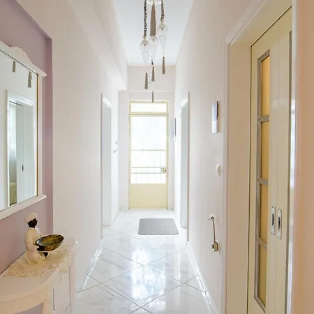 Luxurious Retreat شقة *