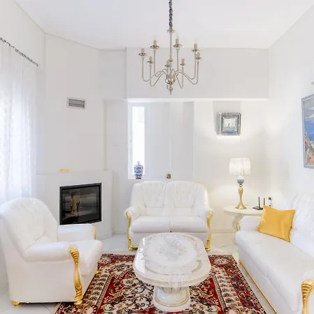 Apartment Luxurious Retreat In Argostoli. An Elegant Way Of Living!