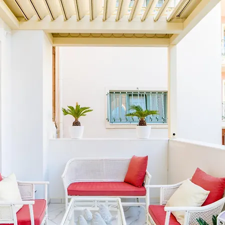 Διαμέρισμα Luxurious Retreat *